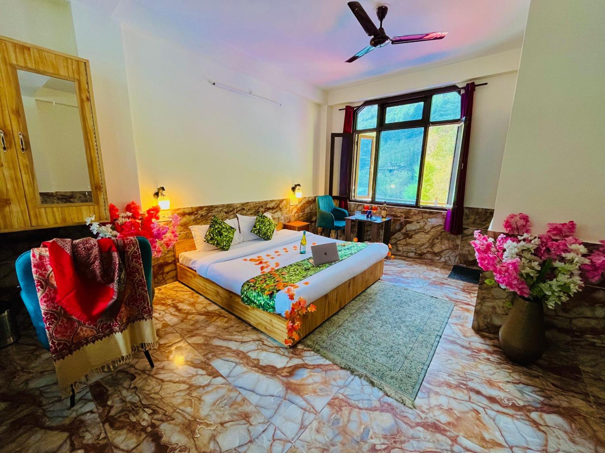 Hotel Brownie River View Kasol Buitenkant foto